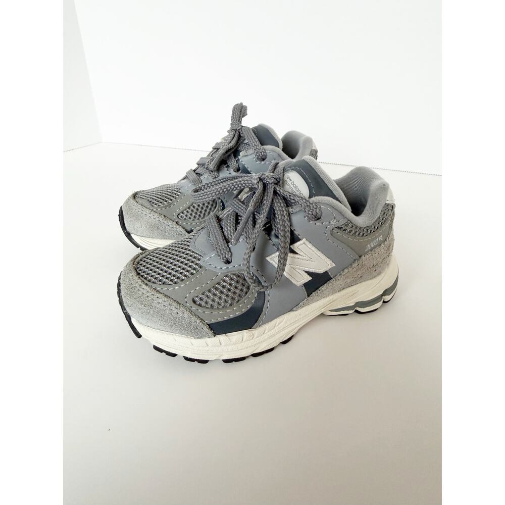 New Balance 2002 Lace Up Sneakers Shoes Grey Toddler Infant Size 5 IC2002ST